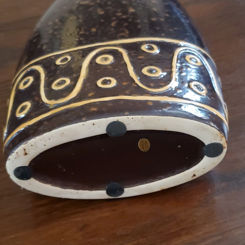 DECORATIVE CERAMIC  VASE - Picture 4 of 9